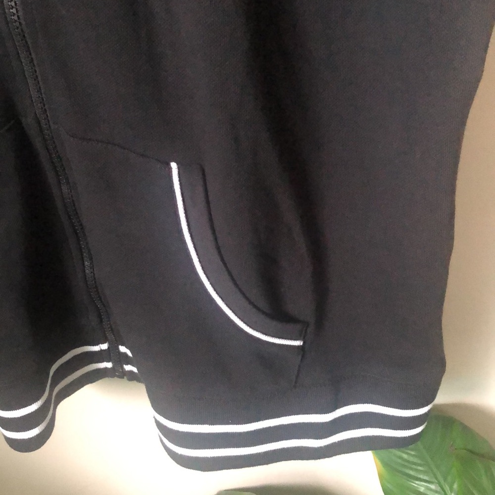 L.A. Blues Hoodie Short Sleeve Active 18/20 Black with White Stripes NWT 🖤🤍🖤 - Picture 6 of 7